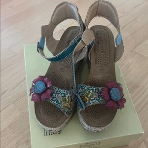L'ATISTE Women's Sandals with Floral Accents - teal and pink Velcro close